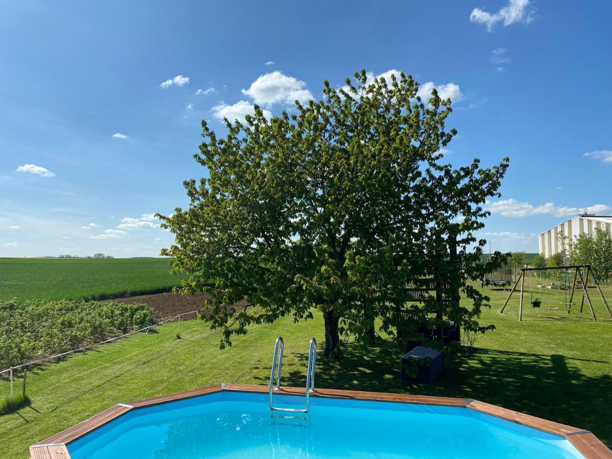 Villa Complexe Familial Charmes  Exterior foto