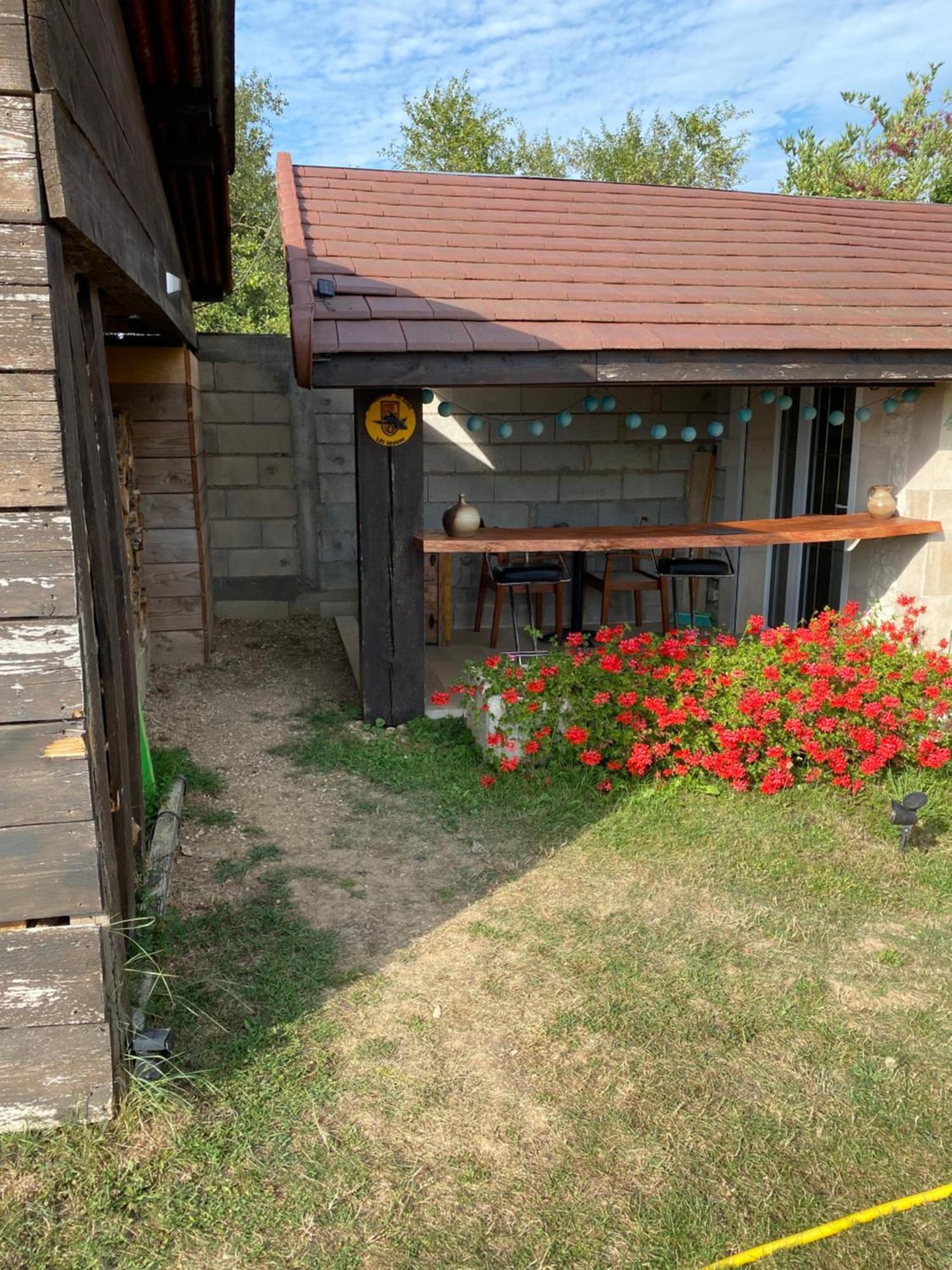 Villa Complexe Familial Charmes  Exterior foto