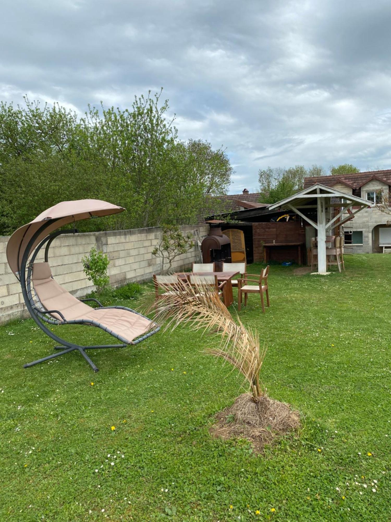 Villa Complexe Familial Charmes  Exterior foto